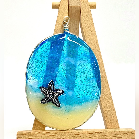 HANDMADE Starfish Ocean Resin Art Statement Pendant - Picture 3 of 9